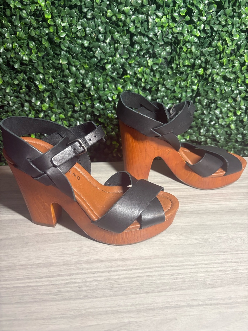Lucky Brand Black Platform Sandals Chunky Wood Heel Ankle Strap